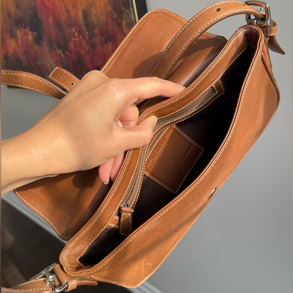 Vintage Coach Saddle Brown Hampton Leather Shoulder Bag - Adjustable Strap - Picture 8 of 16
